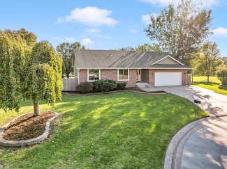 1207 Grandview Ct, Newton, KS 67114