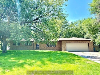 1004 Worms Rd, Grand Island, NE 68801