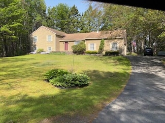 9 Kennebec Cir, Bath, ME 04530