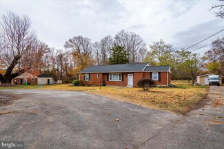 9201 Pine View Ln, Clinton, MD 20735