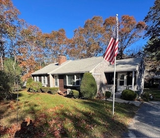 105 Clay Pond Rd, Buzzards Bay, MA 02532