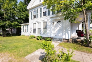 209 South St, Wrentham, MA 02093