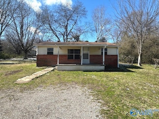 1306 Plainview Cir, Athens, AL 35611