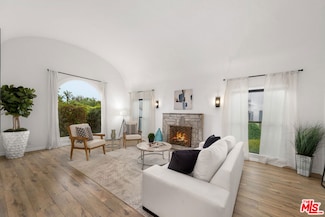 205 S Hamel Dr, Beverly Hills, CA 90211
