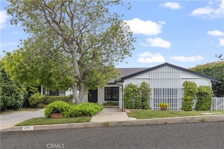 231 Notteargenta Rd, Pacific Palisades, CA 90272