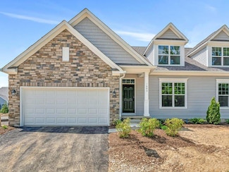 1689 Bookfield Ln, Grove City, OH 43123