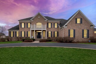 27 Doral Dr, Hawthorn Woods, IL 60047
