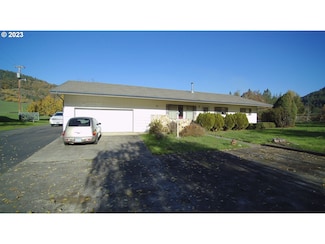 3304 N Myrtle Rd, Myrtle Creek, OR 97457