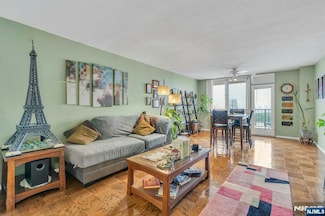 2150 Center Ave Unit 19A, Fort Lee, NJ 07024