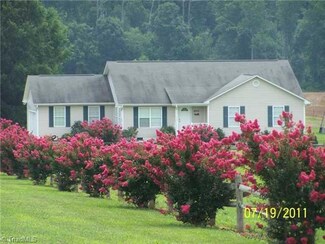 2918 Nc Highway 62 E, Liberty, NC 27298
