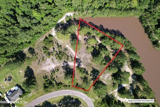 129 Blackjack Cir, Palatka, FL 32177