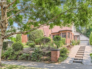 630 NE Laurelhurst Place, Portland, OR 97232