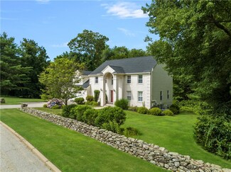 13 Bridle Dr, Lincoln, RI 02865