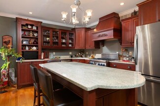 19 Greenwich St, Roxbury Crossing, MA 02120