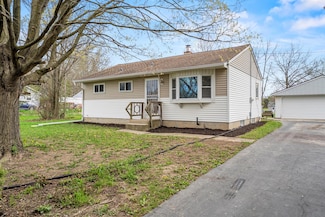 3733 E Becker Rd, Oak Creek, WI 53154