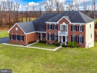 22 Baker Way, Pennington, NJ 08534