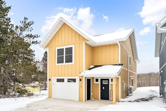2108 Cottage Hill Cir, Duluth, MN 55811