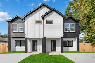 6909 S Hall St Unit B, Houston, TX 77028