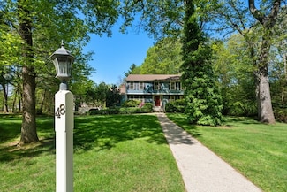 48 Pine Hill Dr, Walpole, MA 02081