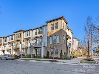 1302 Nandina St, Charlotte, NC 28205