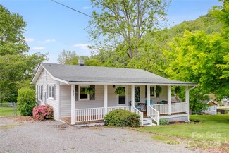 407 Valley View Cir, Waynesville, NC 28786