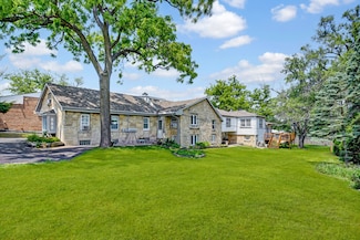 308 E 55th St, Westmont, IL 60559
