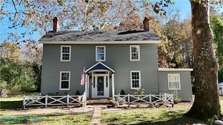 2421 New Point Comfort Hwy, Mathews, VA 23109