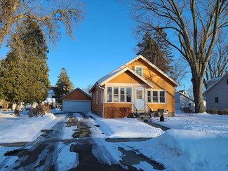 221 S State St, Waupun, WI 53963