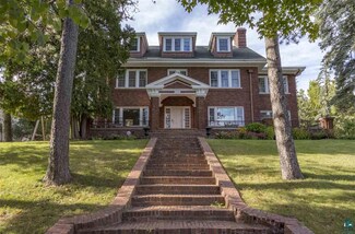 2531 E 6th St, Duluth, MN 55812