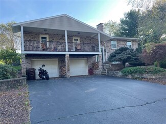 49721 S Park Cir, East Liverpool, OH 43920