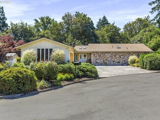 1127 NE 126th Street Loop, Vancouver, WA 98685