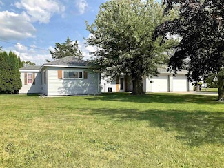 5501 Garfield Rd, Auburn, MI 48611