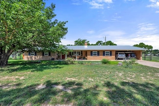 105 Post Oak Dr, Llano, TX 78643