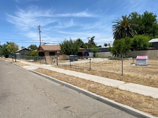 1425 S 3rd St, Fresno, CA 93702