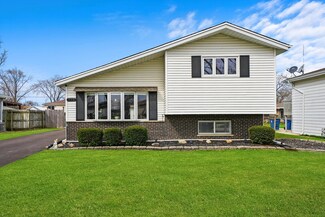 110 S Vista Ave, Addison, IL 60101