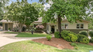 817 Comer Cir, Vestavia, AL 35216