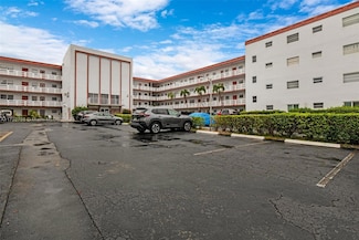 4000 NW 44th Ave Unit 205, Lauderdale Lakes, FL 33319
