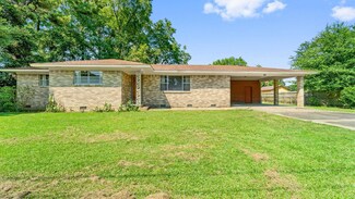 104 Garden Ln, Petal, MS 39465