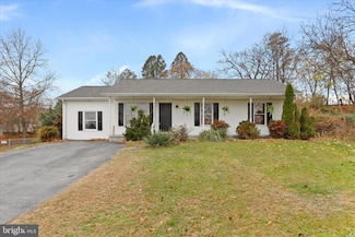 49 Yarrow Cir, Martinsburg, WV 25404