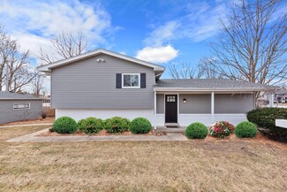 N511 Fanchon St, Wheaton, IL 60187