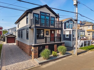 10 Point Beach Dr, Milford, CT 06460