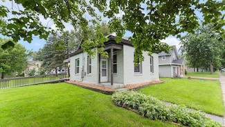 23 Oak St N, Lester Prairie, MN 55354