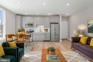 6712 Ridge Ave Unit 402, Philadelphia, PA 19128