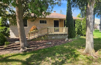 10935 S Nicholson Rd, Oak Creek, WI 53154
