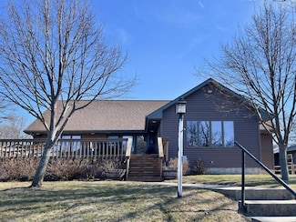 26313 212th Ave, Delhi, IA 52223