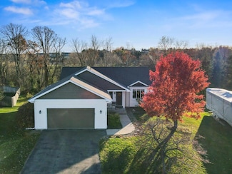 1389 Mallard Ln, New Richmond, WI 54017