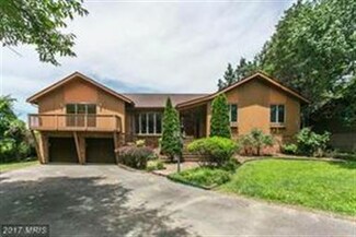 14465 Jasmine Ct, Swan Point, MD 20645