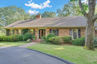 106 Augusta Dr, Lookout Mountain, TN 37350