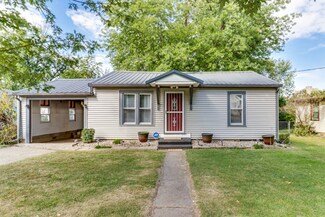 209 Reservoir Rd, Pekin, IL 61554
