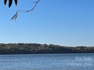 152 Timber Lake Ct, Mount Gilead, NC 27306